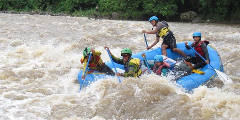 rafting-arung-jeram-cikandang-garut