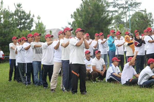 outing-team-building-bea-cukai-bandung-1