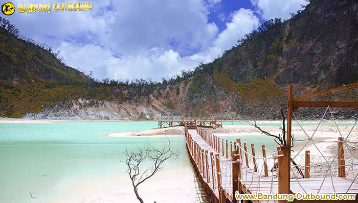 Kawah-Putih-Ciwidey-Bandung
